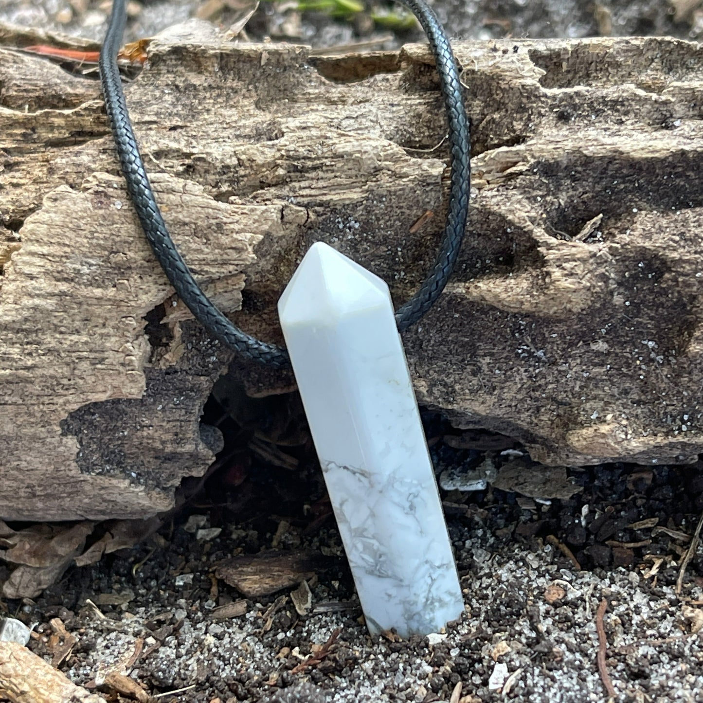 "Icewall" Howlite Crystal Pendant Cotton Necklace