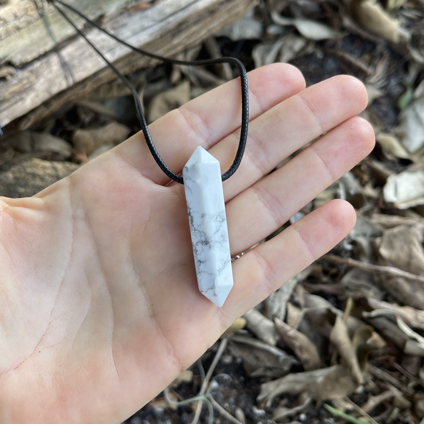 "Icewall" Howlite Crystal Pendant Cotton Necklace