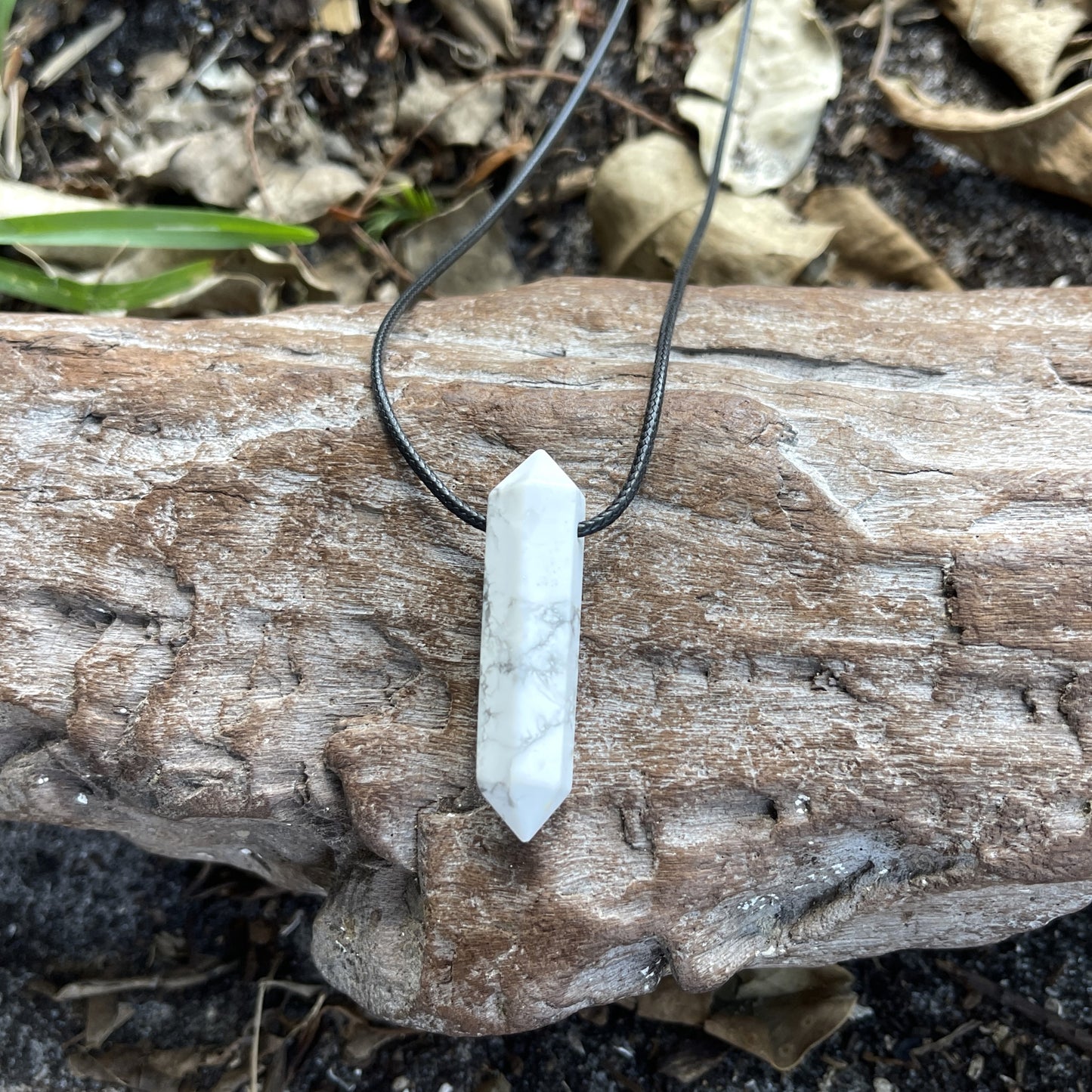 "Icewall" Howlite Crystal Pendant Cotton Necklace