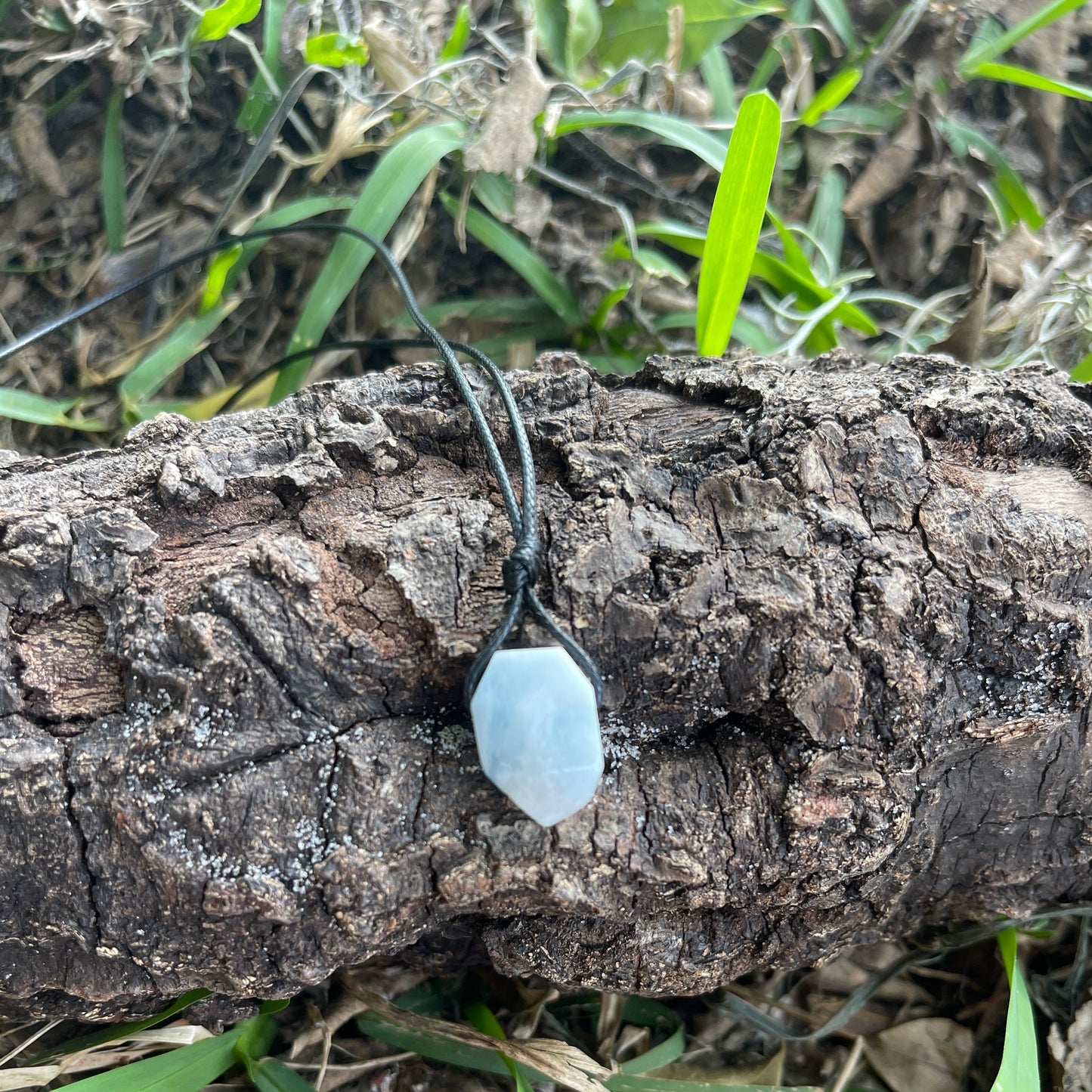 "Great White" Aquamarine Free Form Stone Cotton Necklace