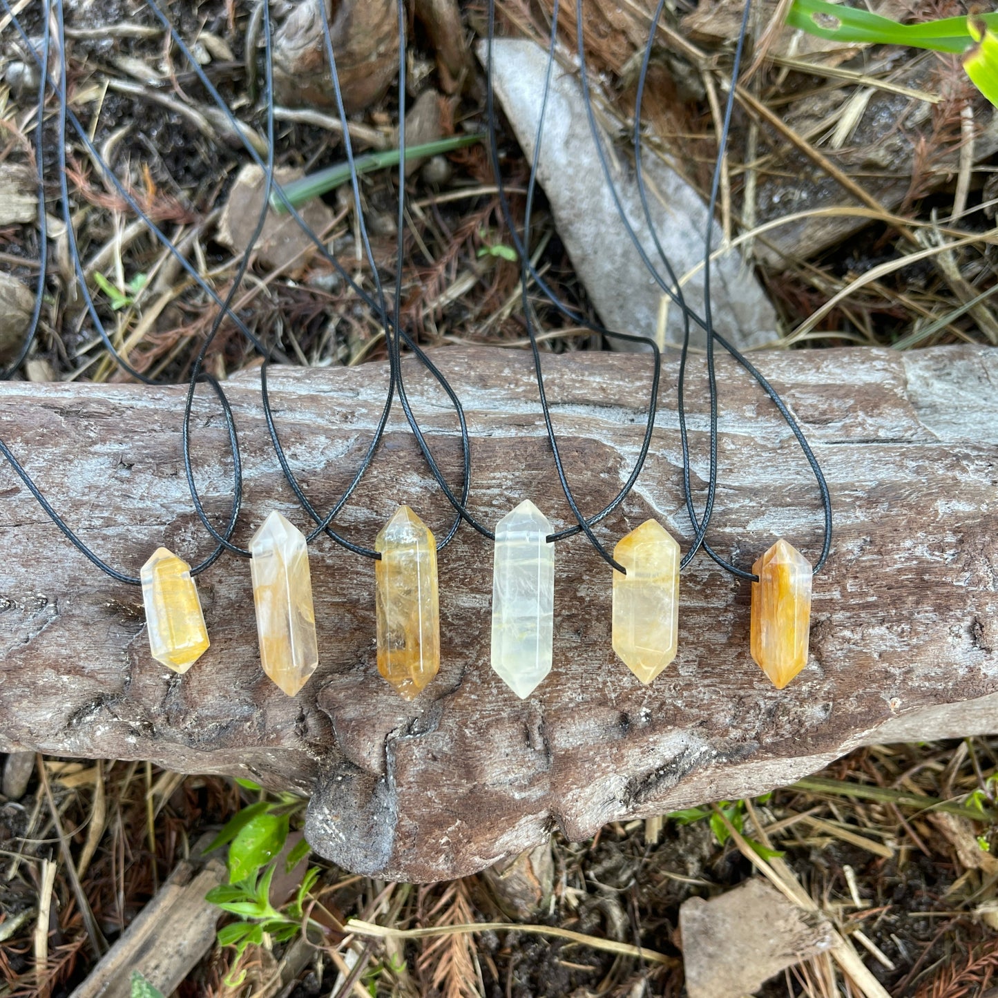 yellow gemstone necklace