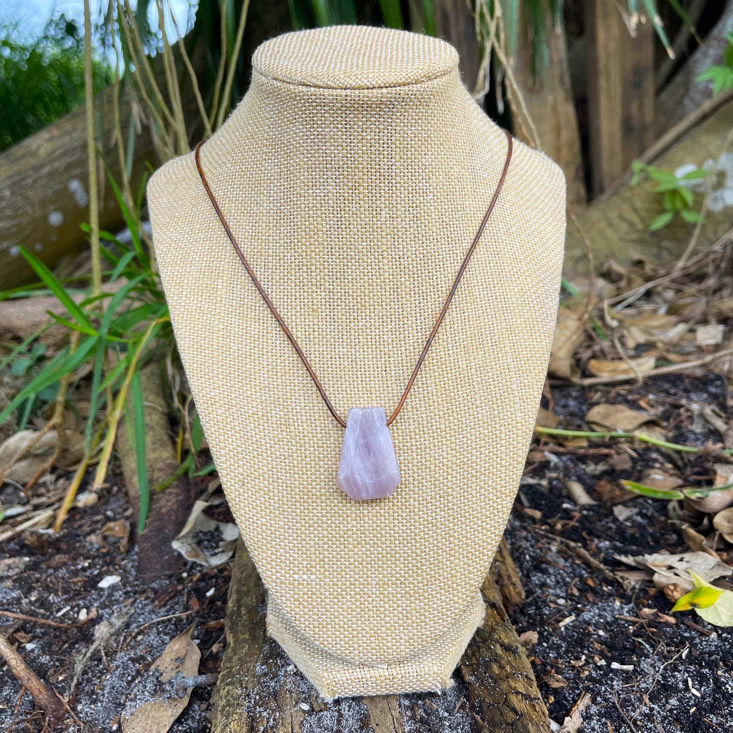 "Bermuda" Midnight Pink Rose Quartz Leather Necklace