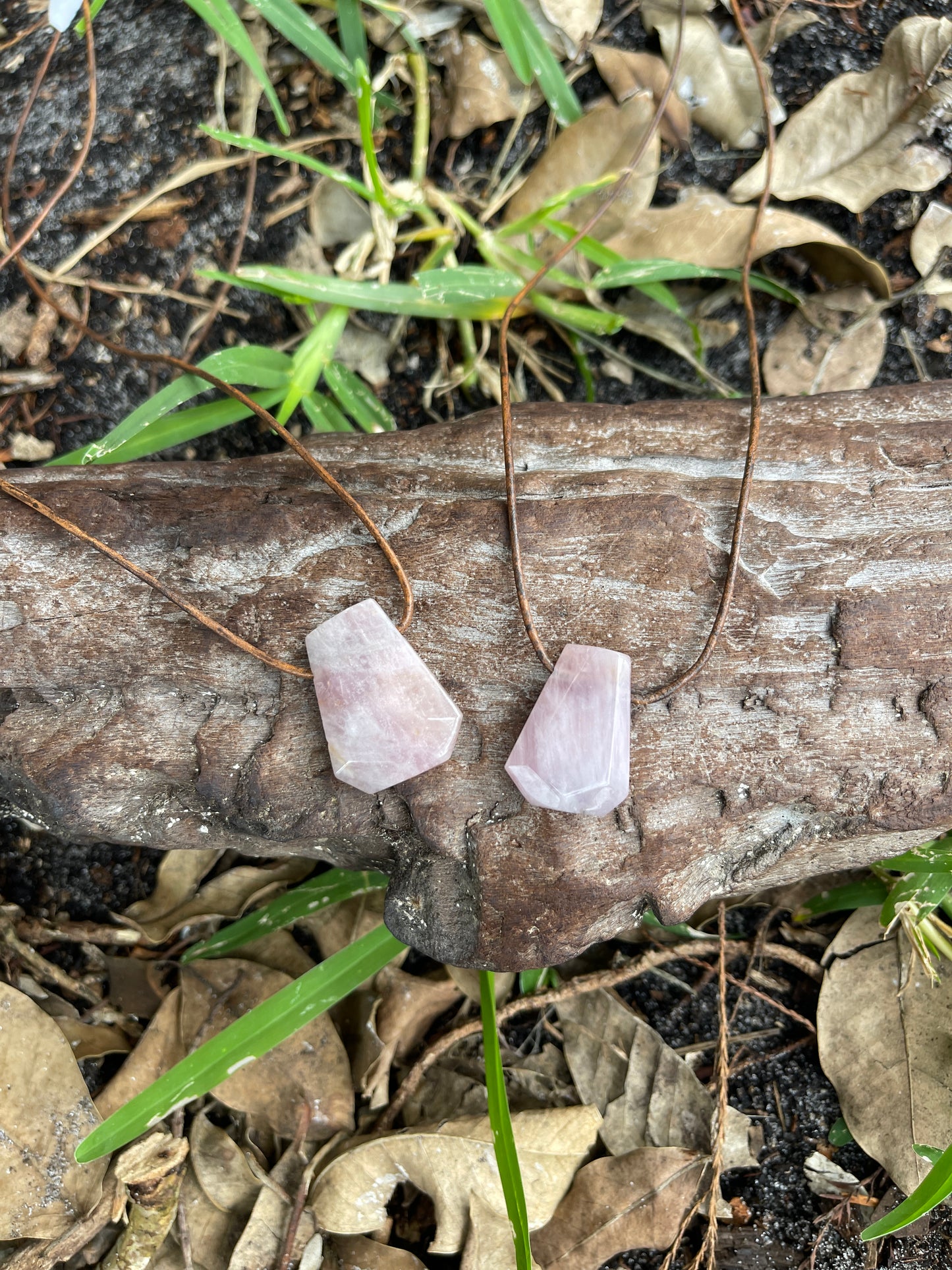 "Bermuda" Midnight Pink Rose Quartz Leather Necklace