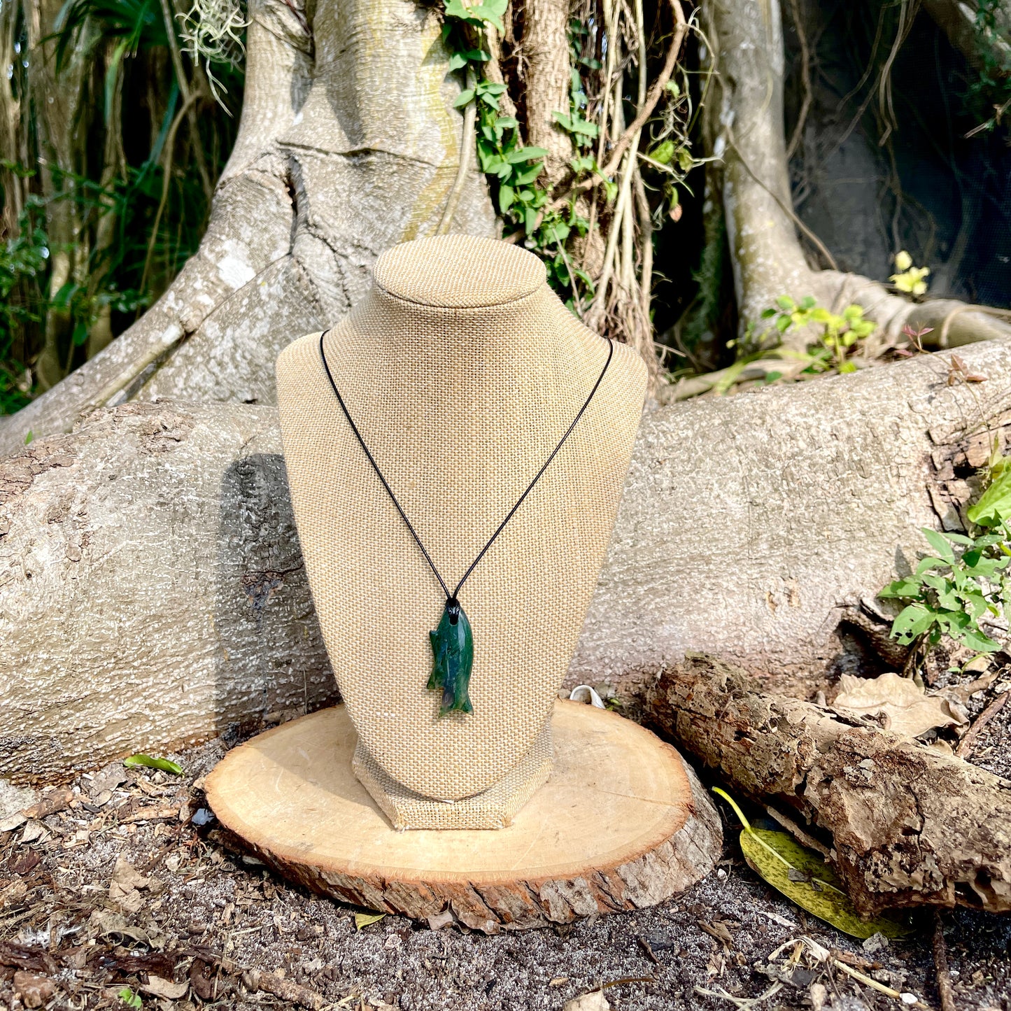 "Enchanting Seas" Brillant Green Moss Agate Fish On Waxed Cotton Necklace